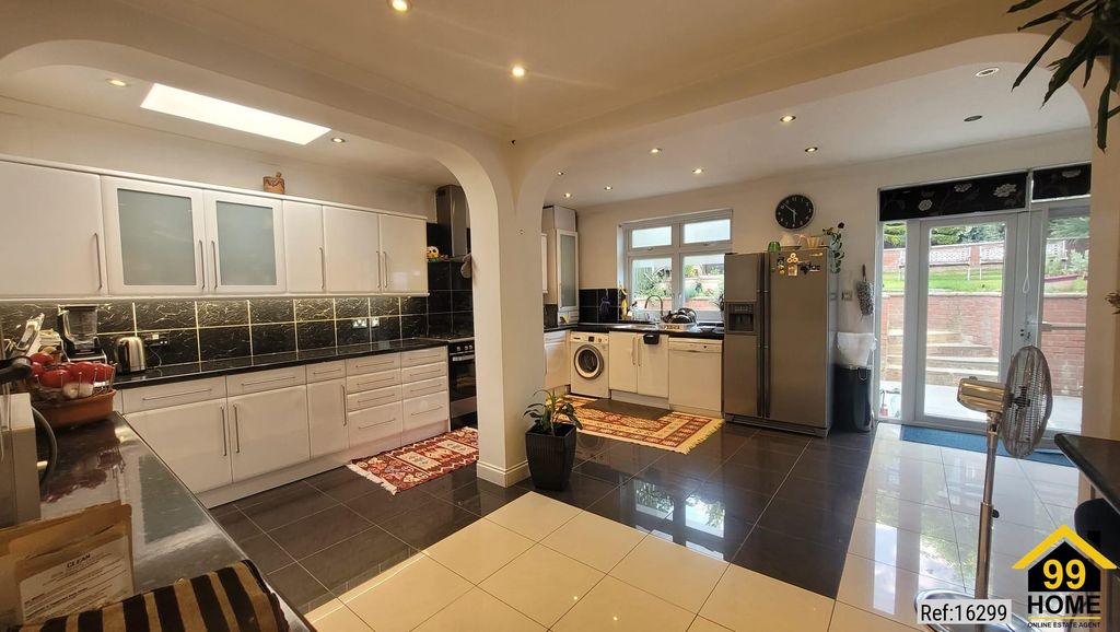 Property photo 3 of 23 Photo 2