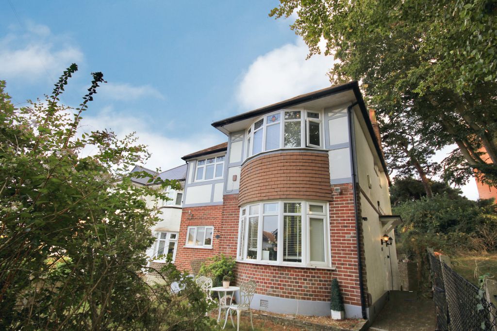Property photo 1 of 25