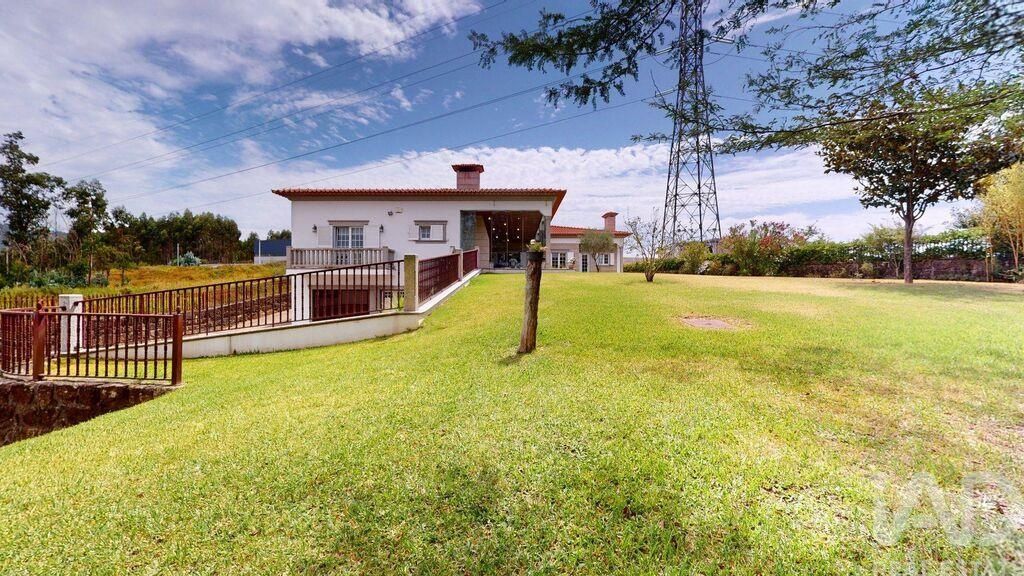 Property photo 3 of 40