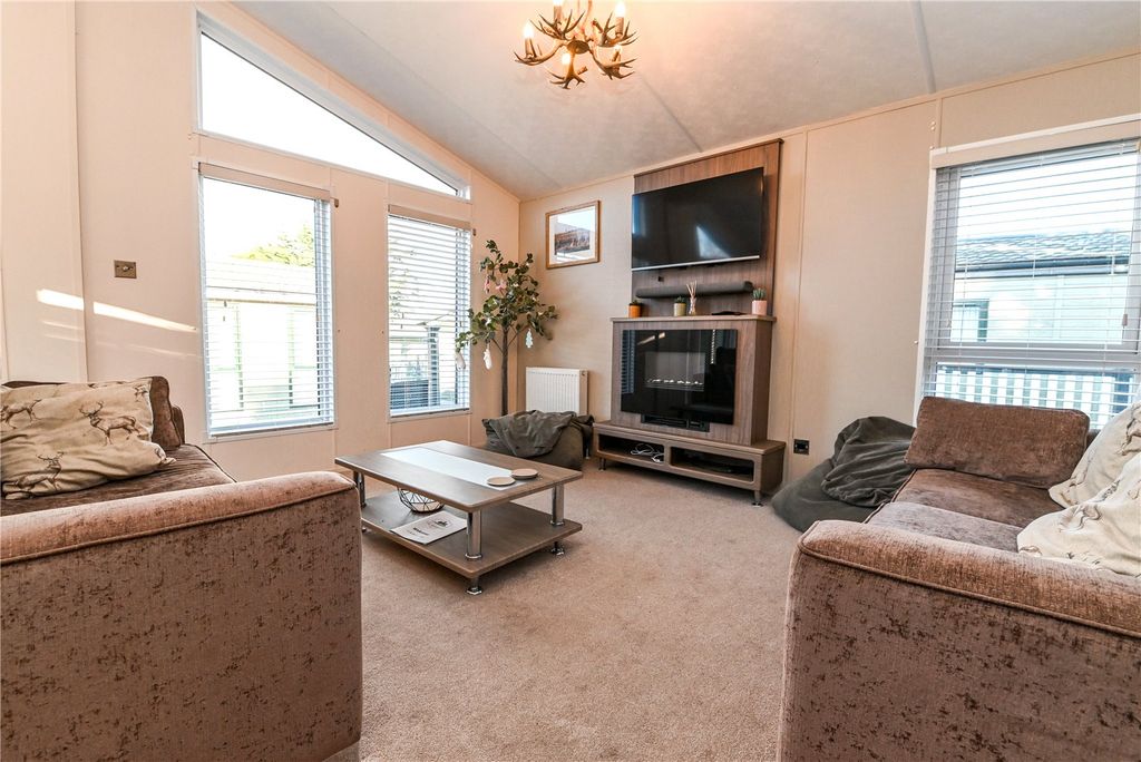 Property photo 3 of 15 Picture No. 04