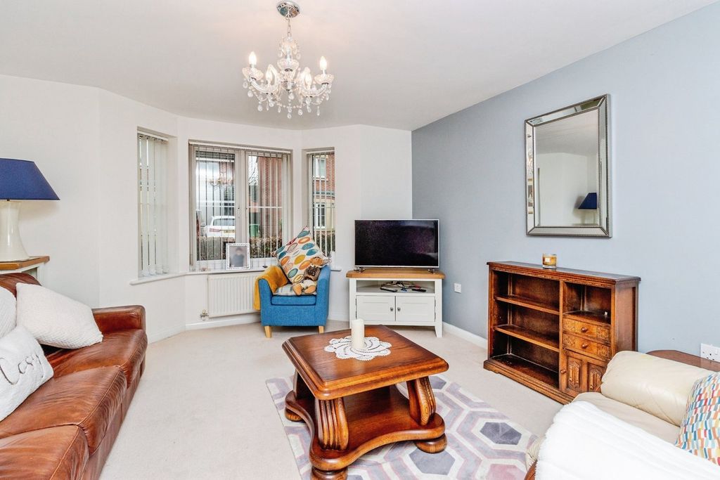 Property photo 2 of 19