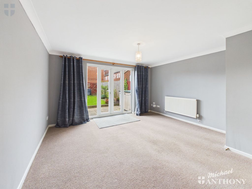 Property photo 3 of 12 Cam03852G0-Pr0610-Still007