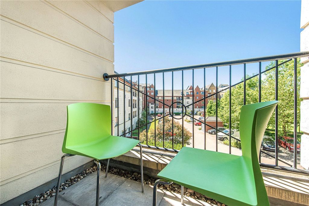 Property photo 3 of 10