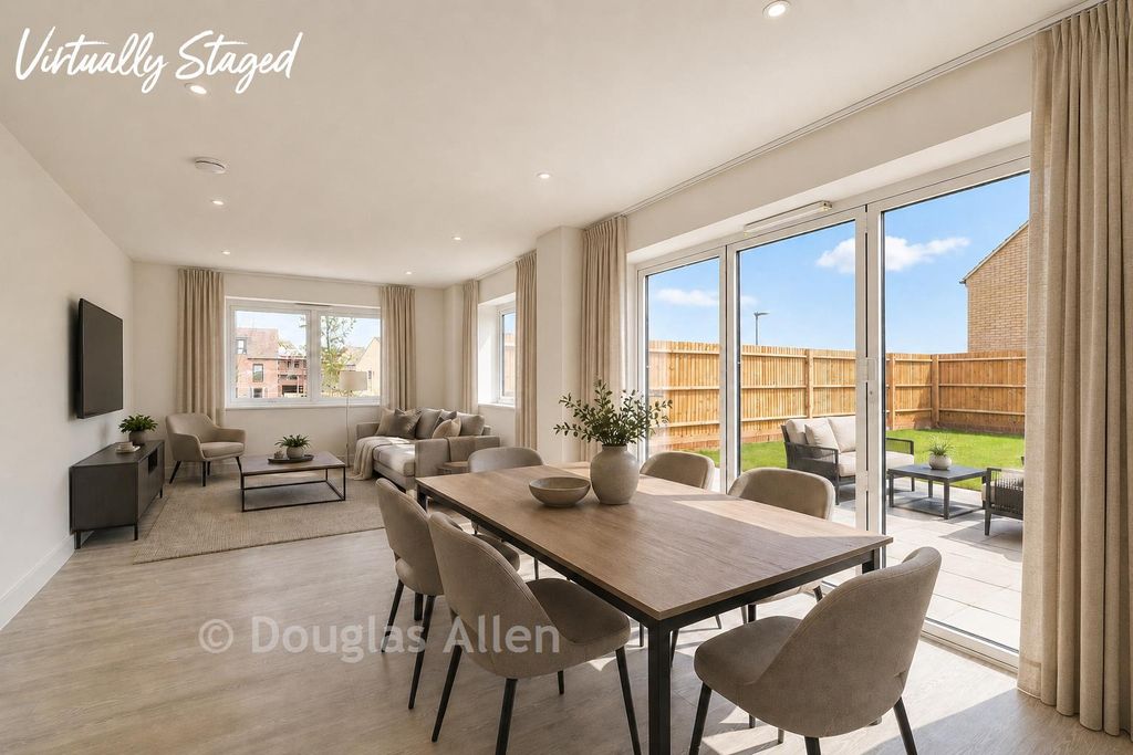 Property photo 3 of 17 Dining/Family Room