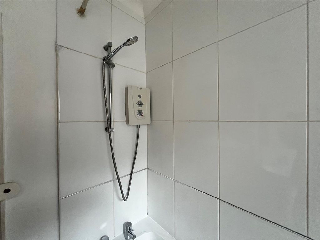 Property photo 3 of 8 38A Copnor Road 3.Jpg