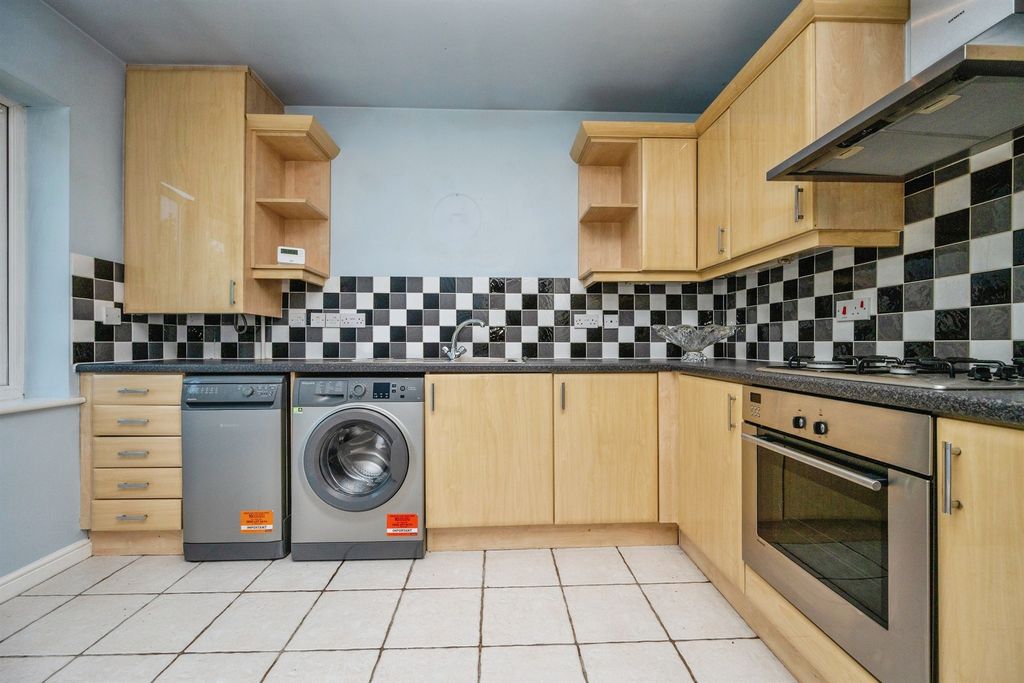 Property photo 2 of 15