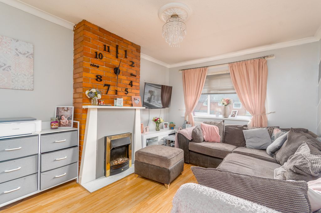 Property photo 2 of 9