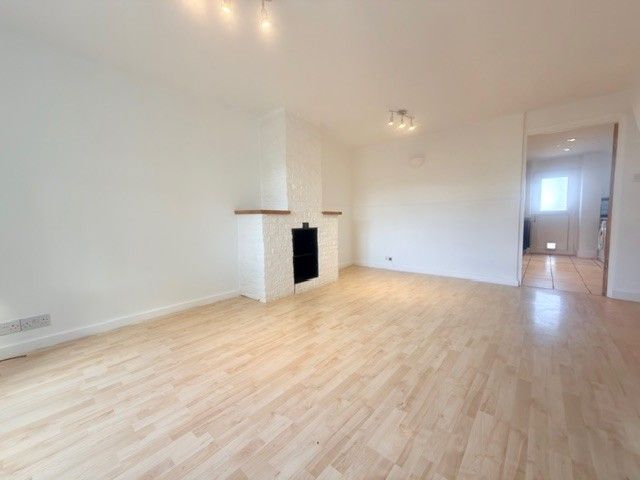 Property photo 2 of 10 Living Room