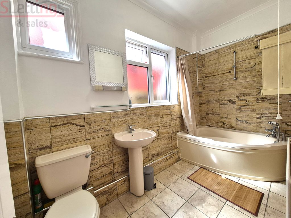 Property photo 2 of 20 Gallery