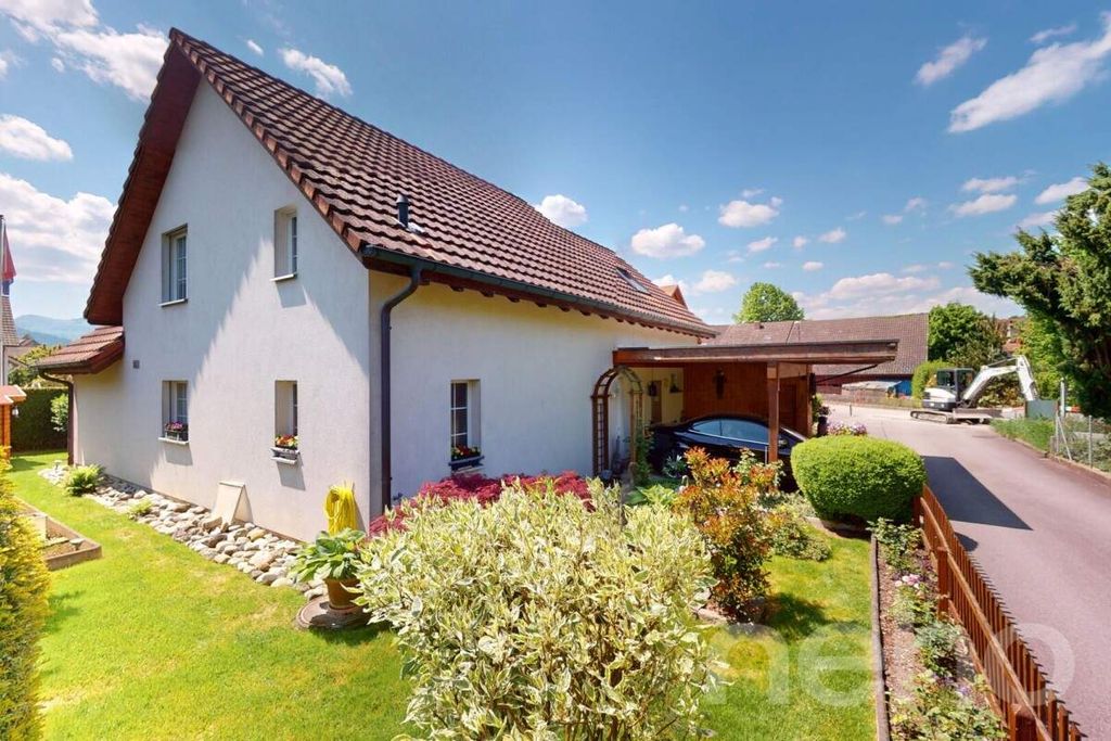 Property photo 2 of 13
