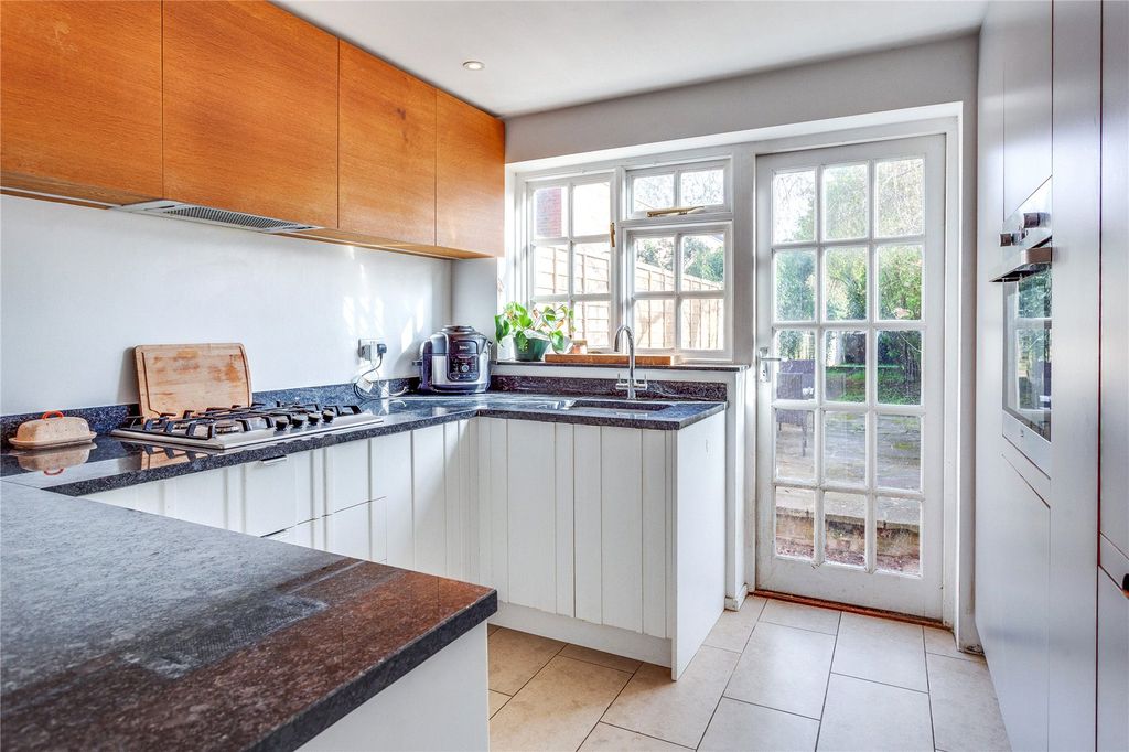Property photo 3 of 12 Kitchen