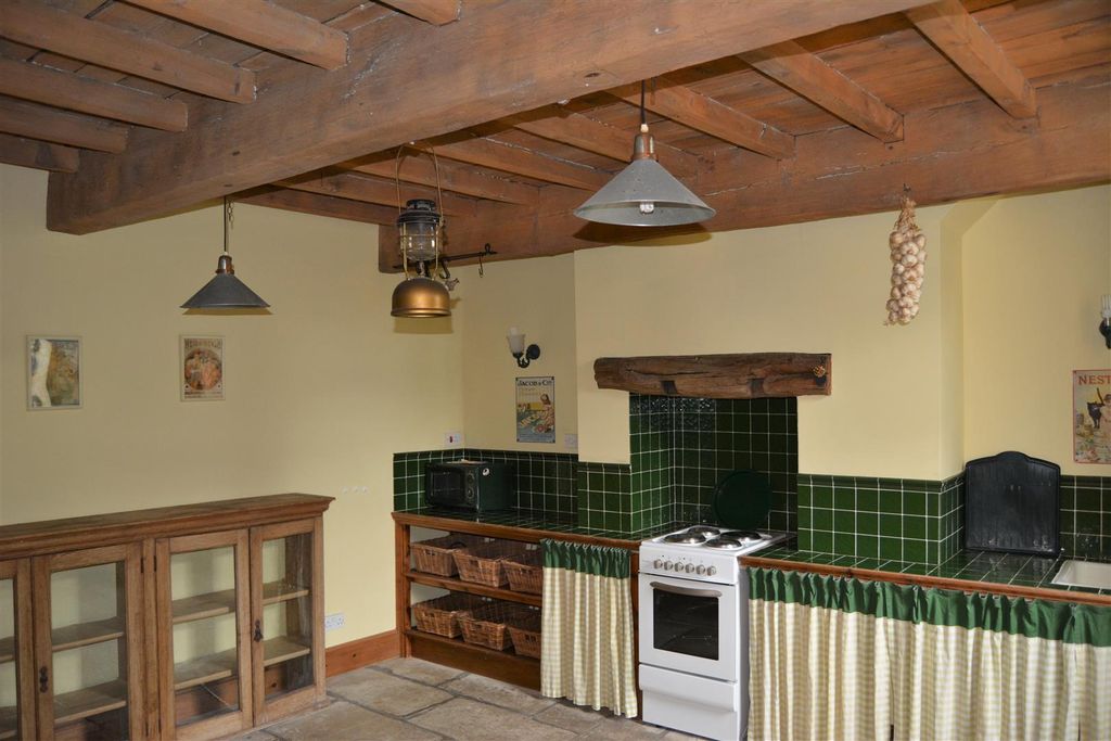 Property photo 2 of 7 Dining Kitchen