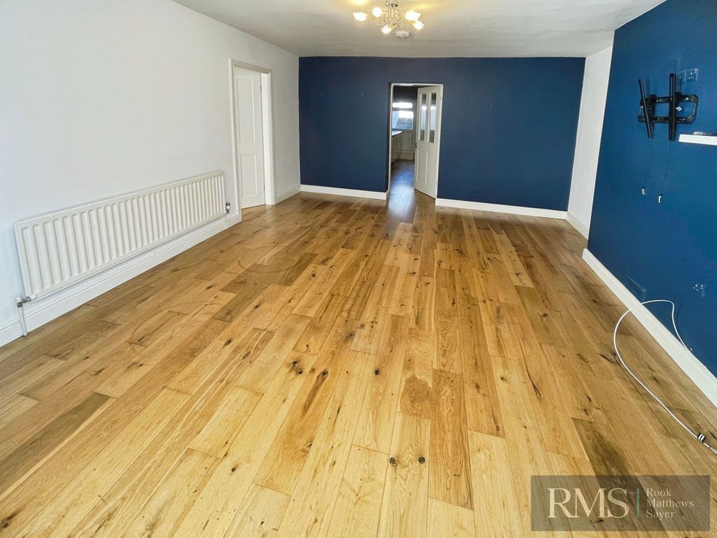 Property photo 2 of 10 Photo 11