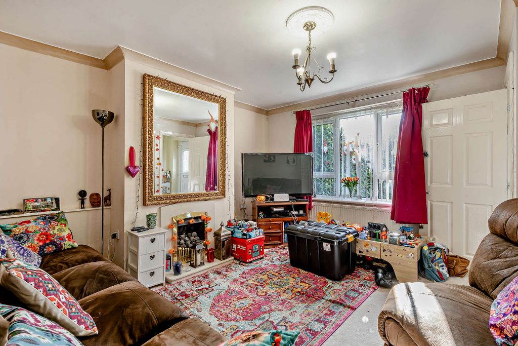Property photo 2 of 11