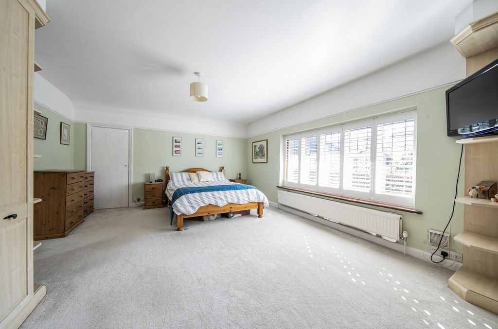 Additional image 27 of 5 bed detached house for saleMerrow, Guildford, Surrey GU1