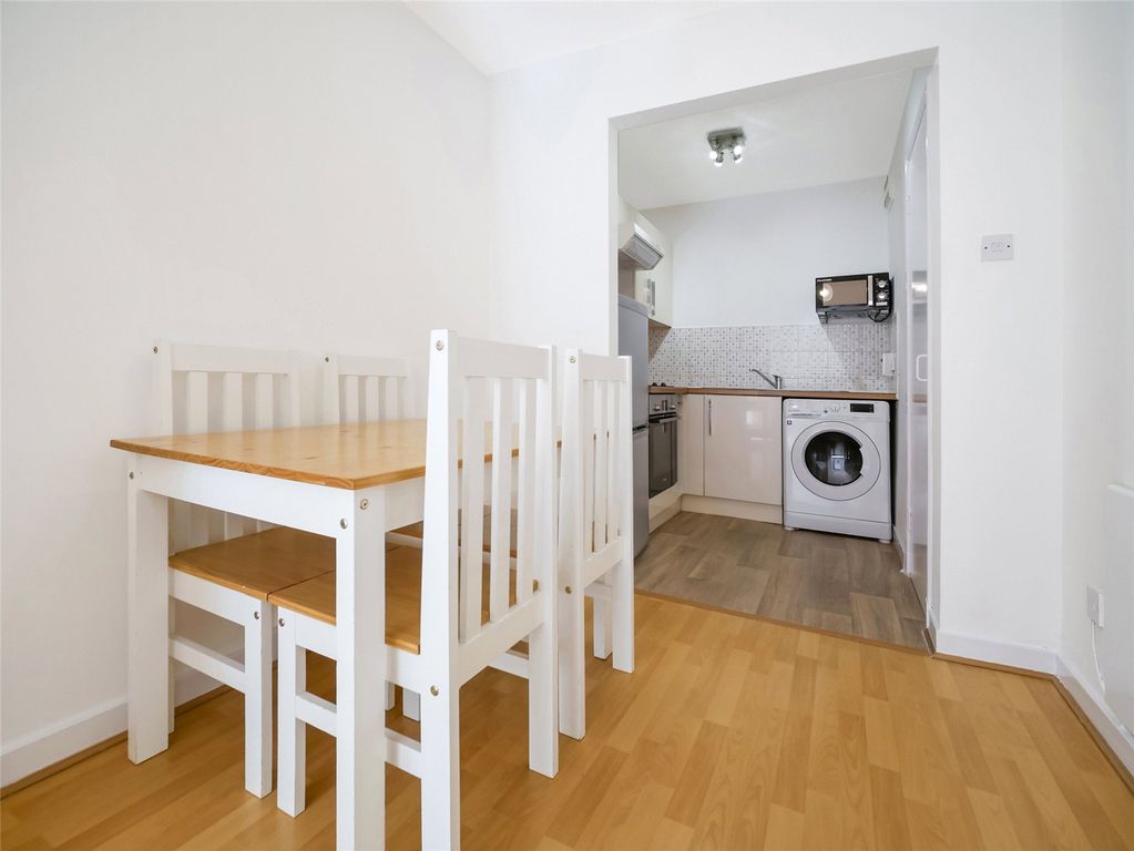 Property photo 2 of 23 Picture No. 31