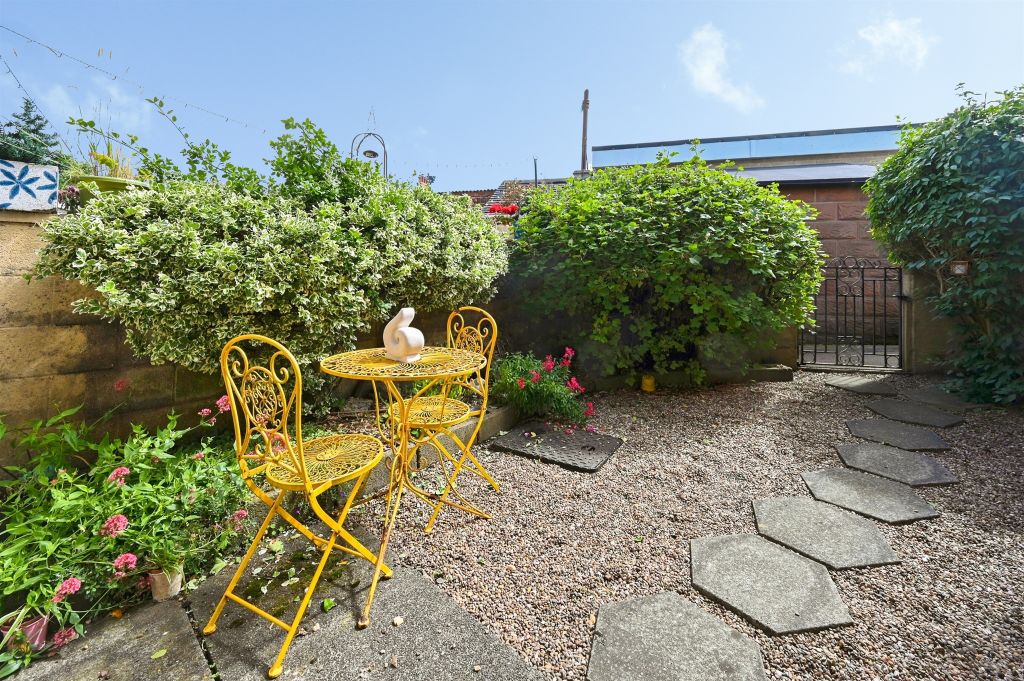 Property photo 2 of 24