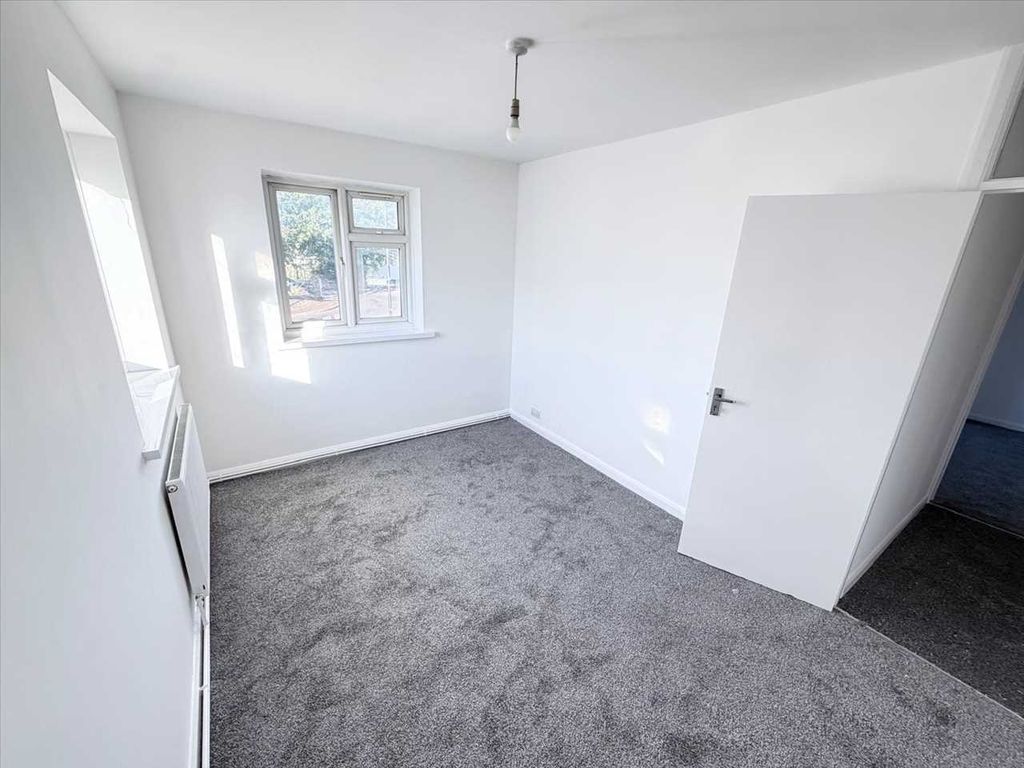 Property photo 1 of 8 Main Picture