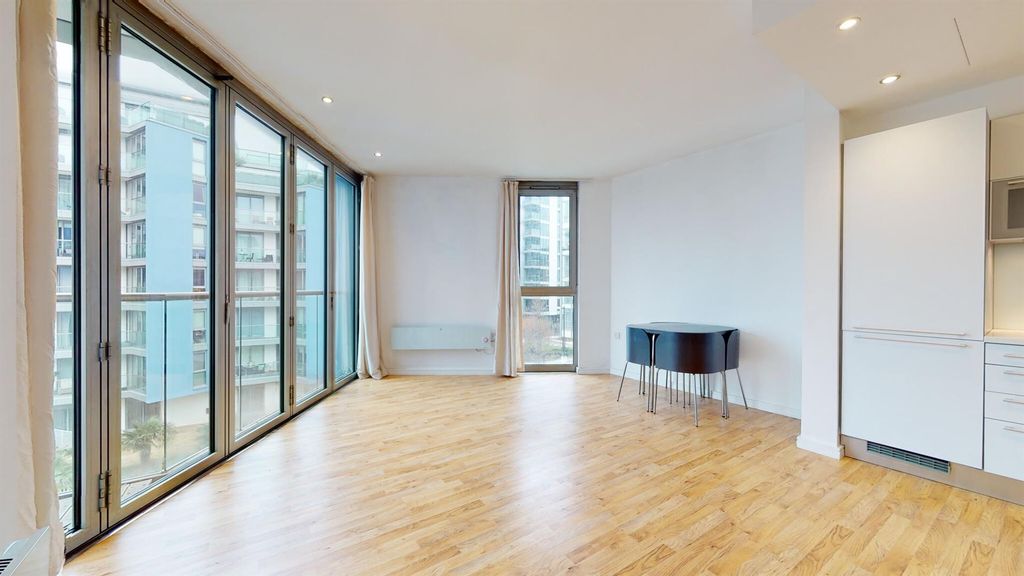 Property photo 2 of 14 63F36F920c7d5714F2E7377c_E276Fc96646Cee23Df5E4Fa74