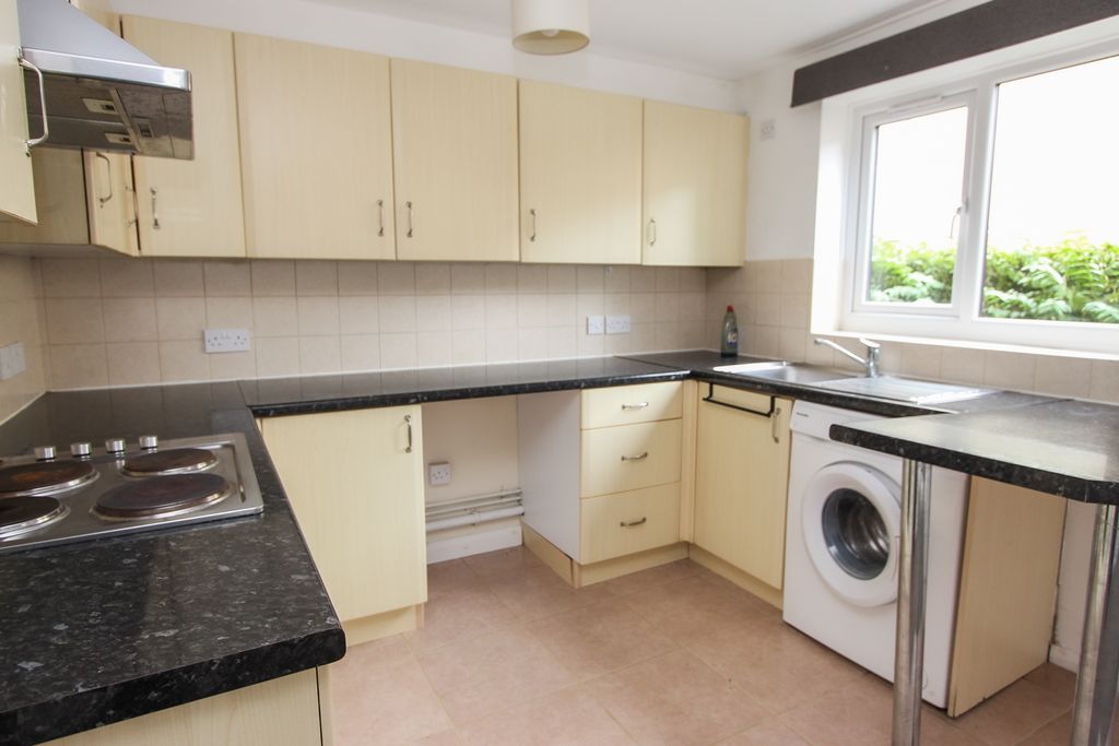 Property photo 3 of 8 Lounge/Kitchen