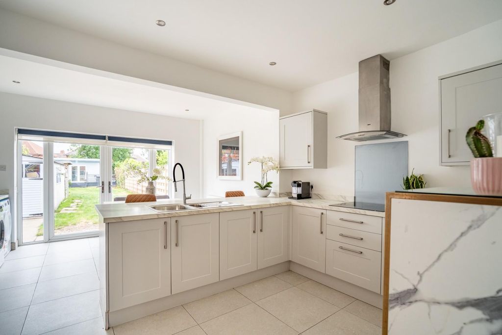 Property photo 3 of 16 Lr-3.Jpg