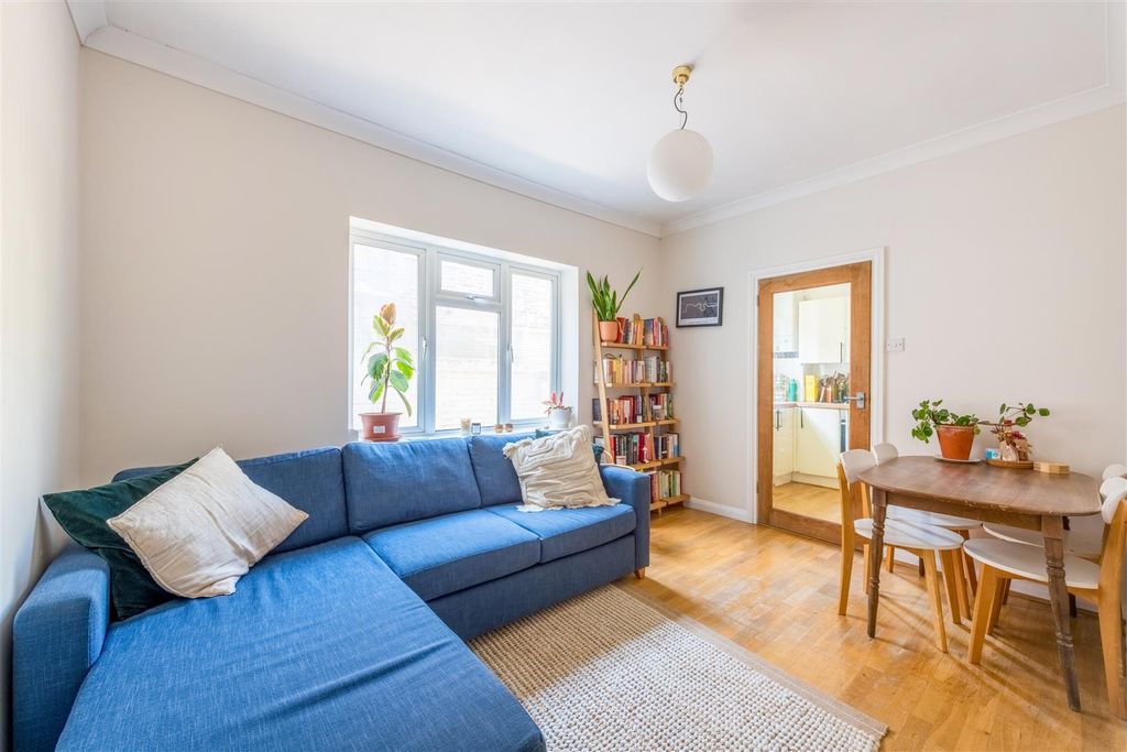 Property photo 2 of 25 Gff, Worcester Villas-5.Jpg