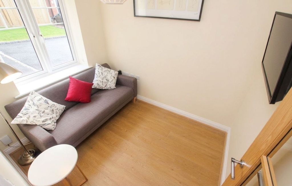 Property photo 3 of 13