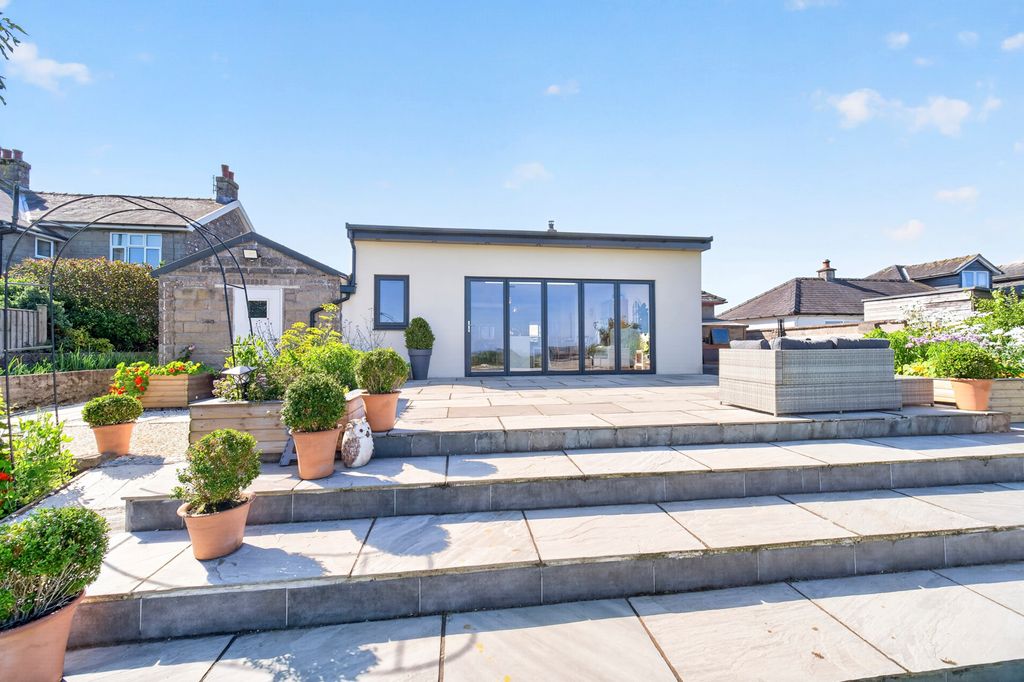 Property photo 1 of 19 Outside