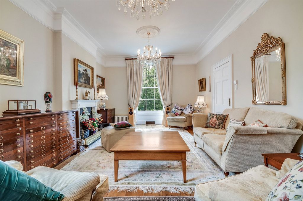 Property photo 2 of 18 Drawing Room