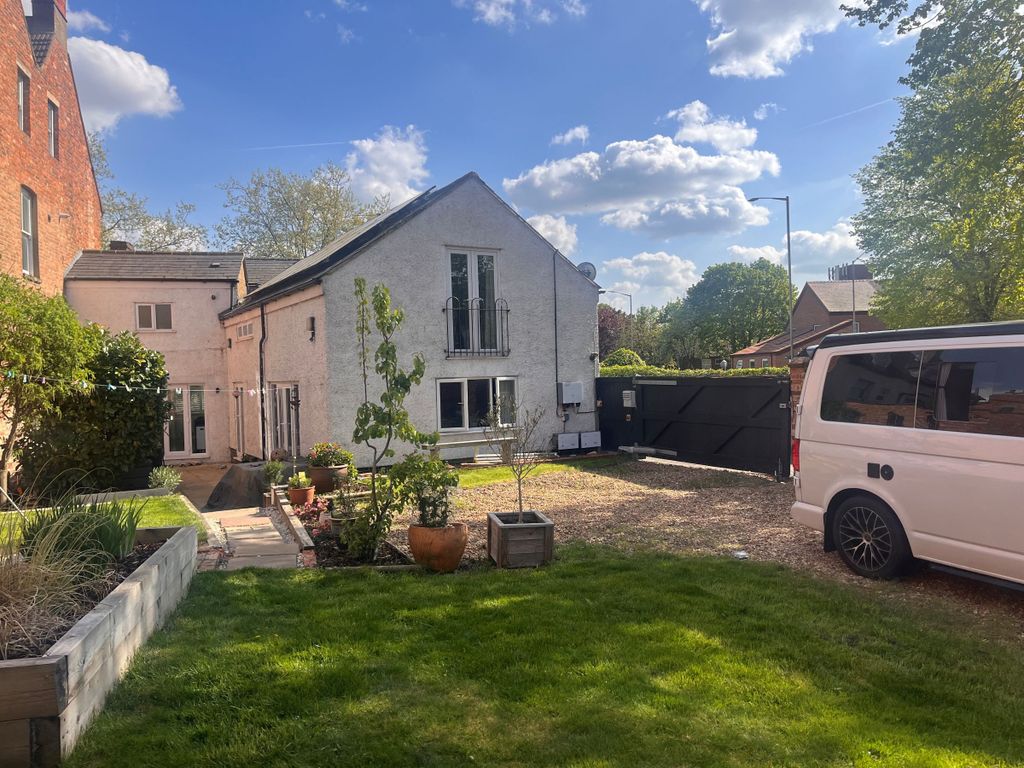 Property photo 1 of 25