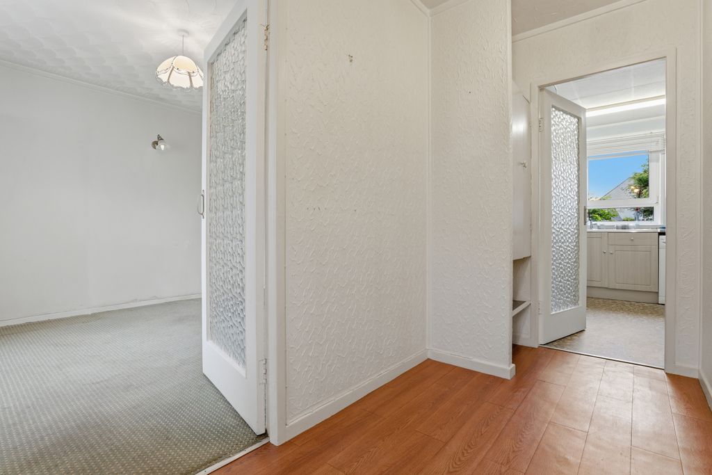 Property photo 2 of 25