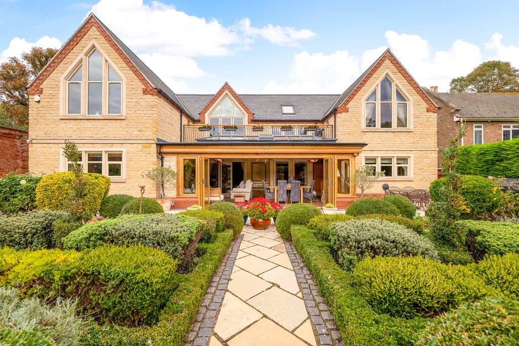 Property photo 3 of 48 15