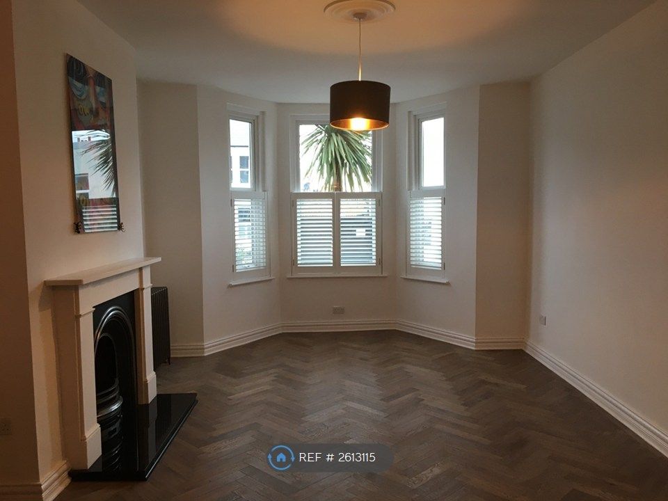 Property photo 3 of 9 Front Room