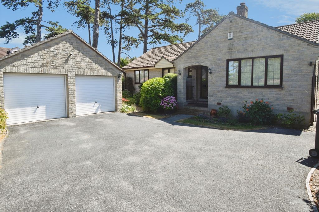 Property photo 1 of 13 54B2Fb23-External