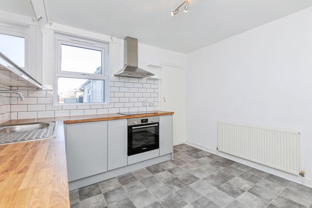 Property photo 3 of 11 Photo