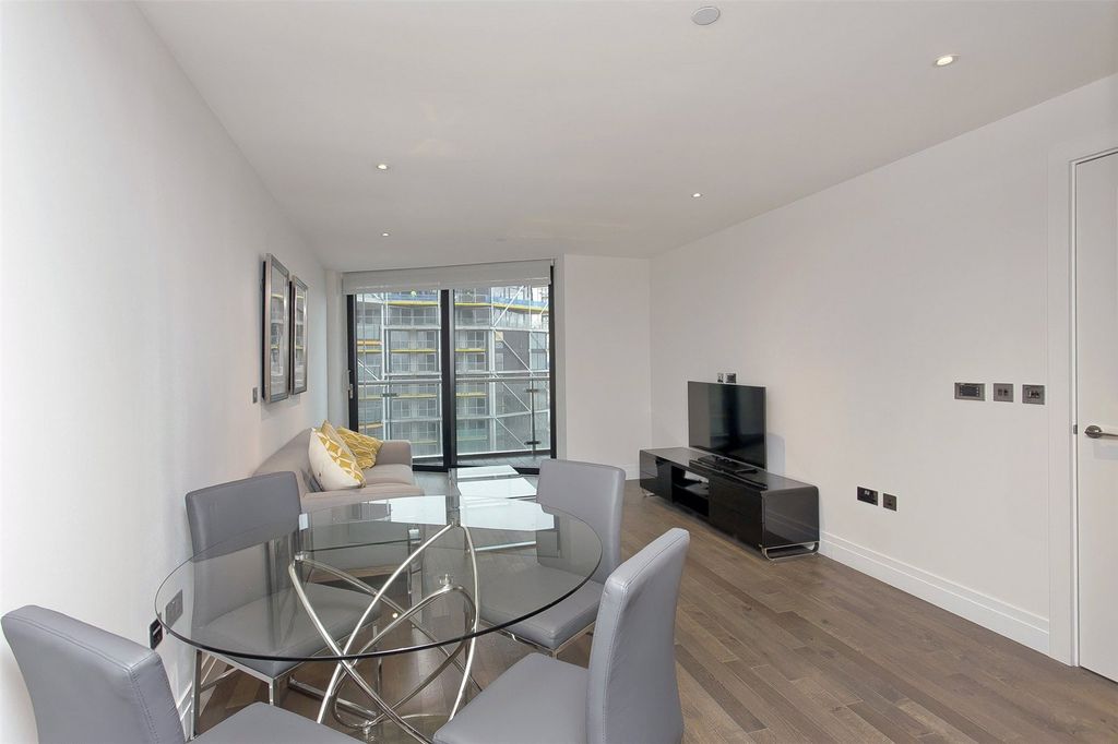 Property photo 2 of 21 Dining Area