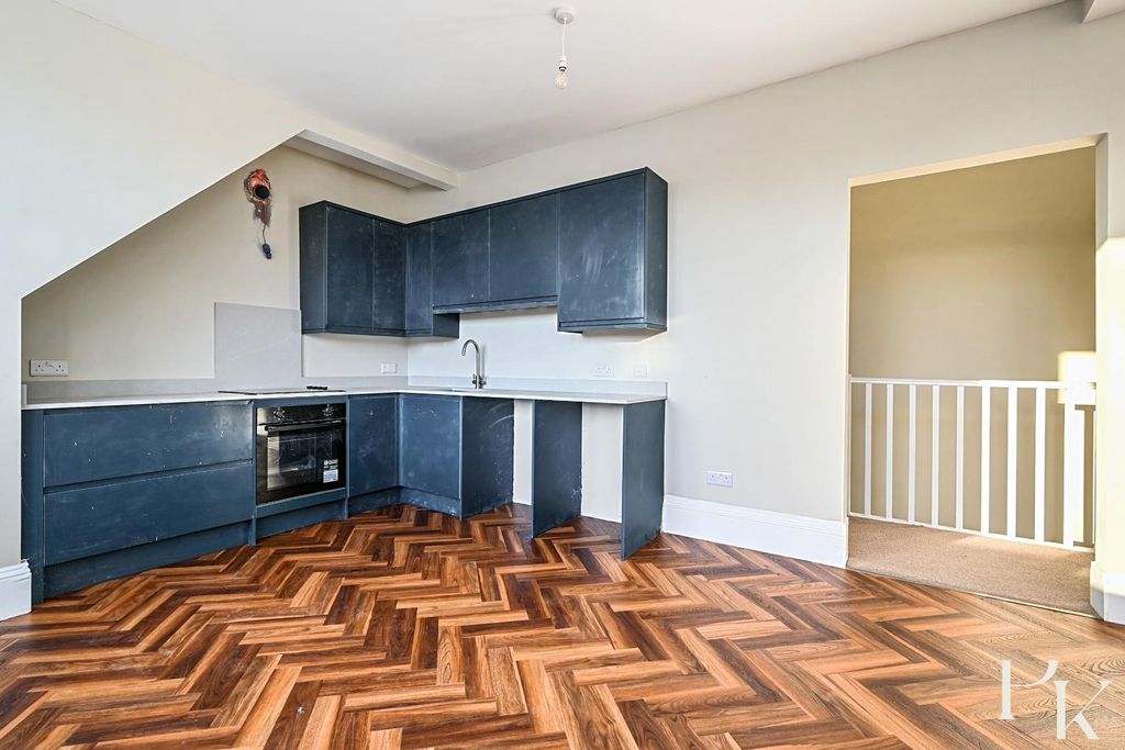 Property photo 2 of 14 Flt 5, 66 Pembroke Cresent, Bn3 (7).Jpg