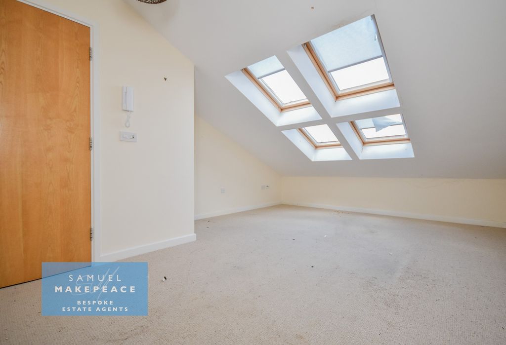 Property photo 2 of 12 Gallery