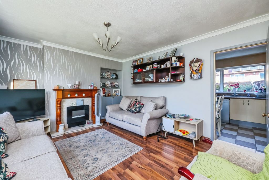 Property photo 3 of 15