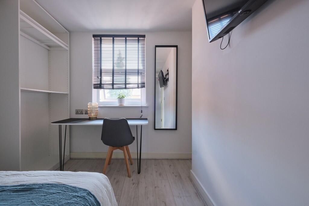 Property photo 1 of 15 A Bright And Tidy Bedroom With A Comfortable Bed, ...