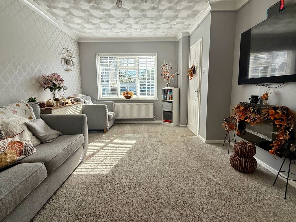 Property photo 3 of 25