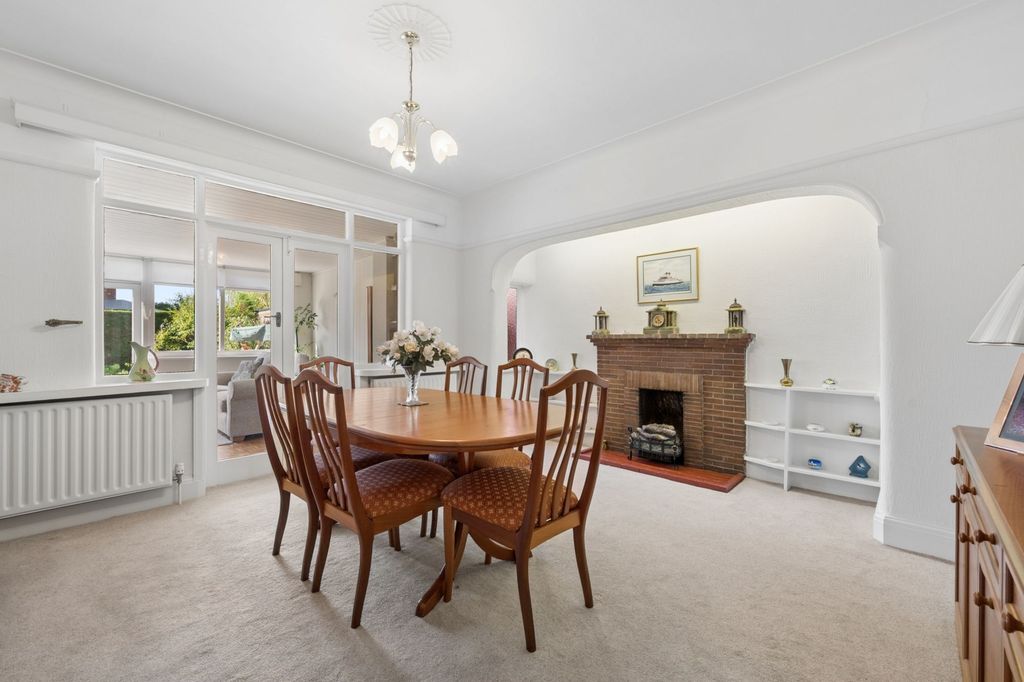 Property photo 3 of 25 Dining Room