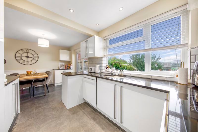 Property photo 3 of 27 Kitchen