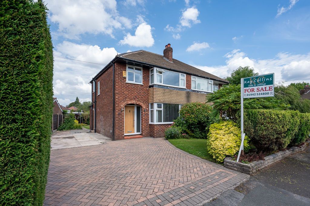 Property photo 1 of 18 1 Haslemere Drive
