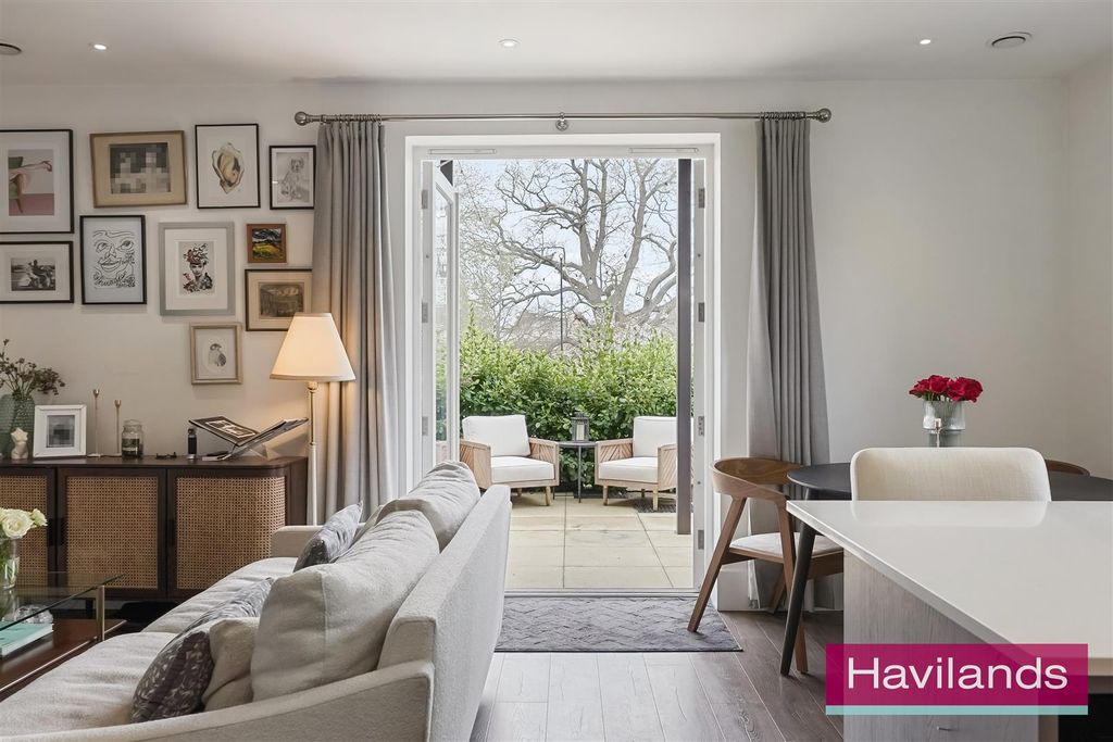 Property photo 2 of 22 Trento Mews-7.Jpg