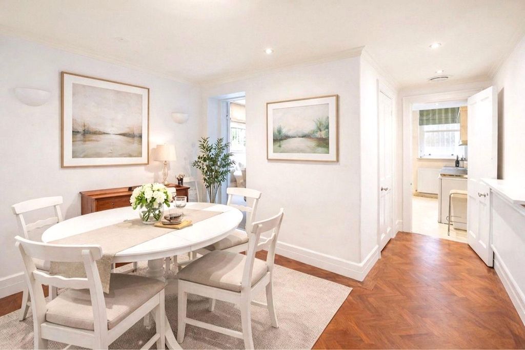 Property photo 3 of 10 Dining Room