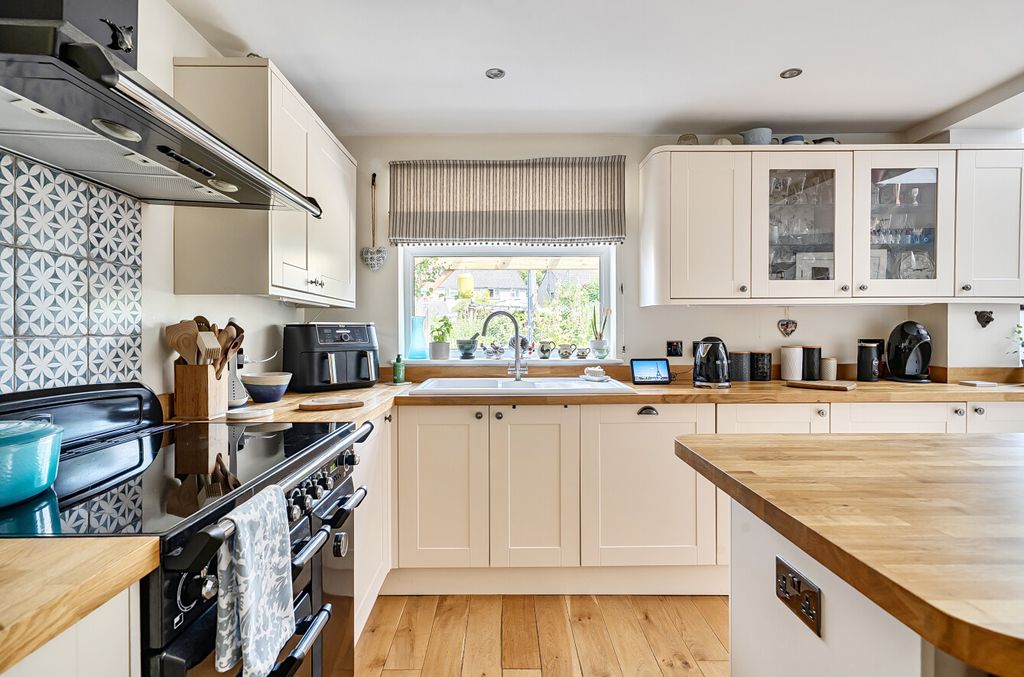 Property photo 3 of 20 1494479136A5F97460F041