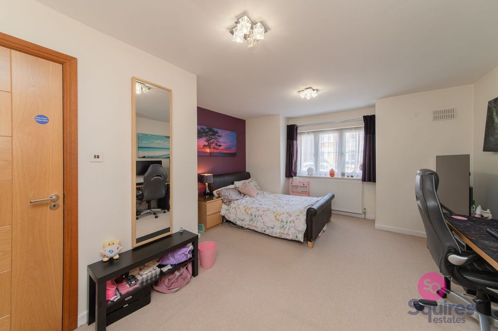 Property photo 2 of 22