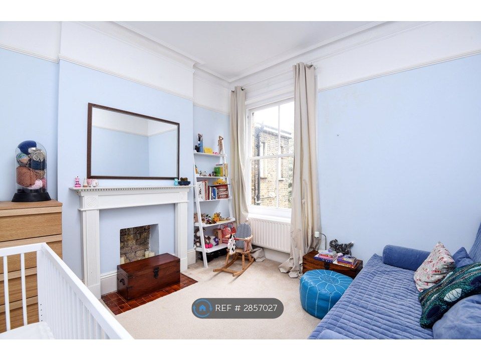 Property photo 3 of 8 Bedroom