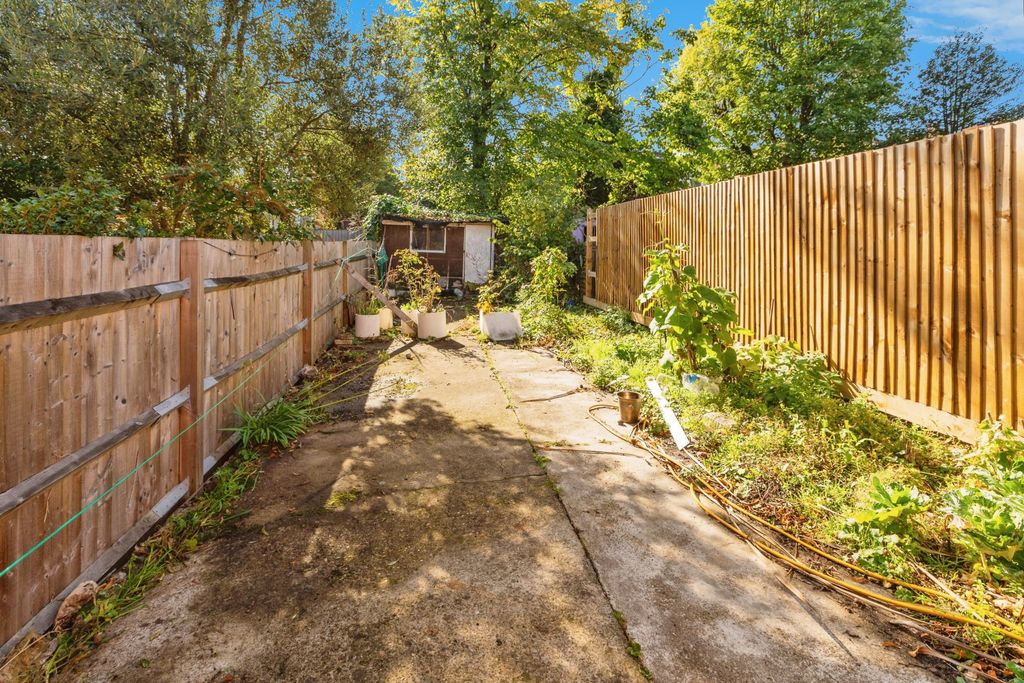 Property photo 2 of 18 Garden